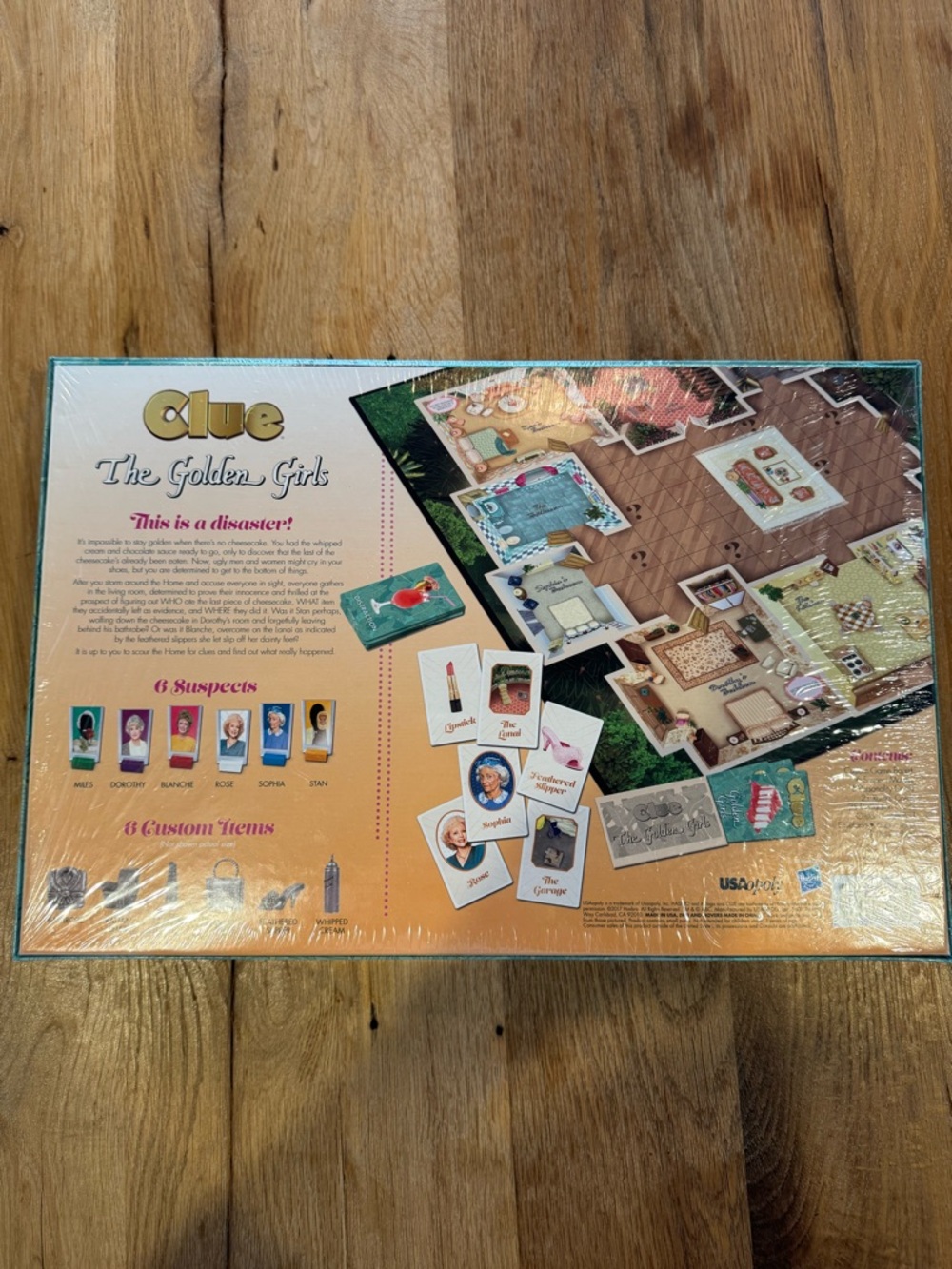 Clue: The Golden Girls Edition Board Game - Picture 2 of 2